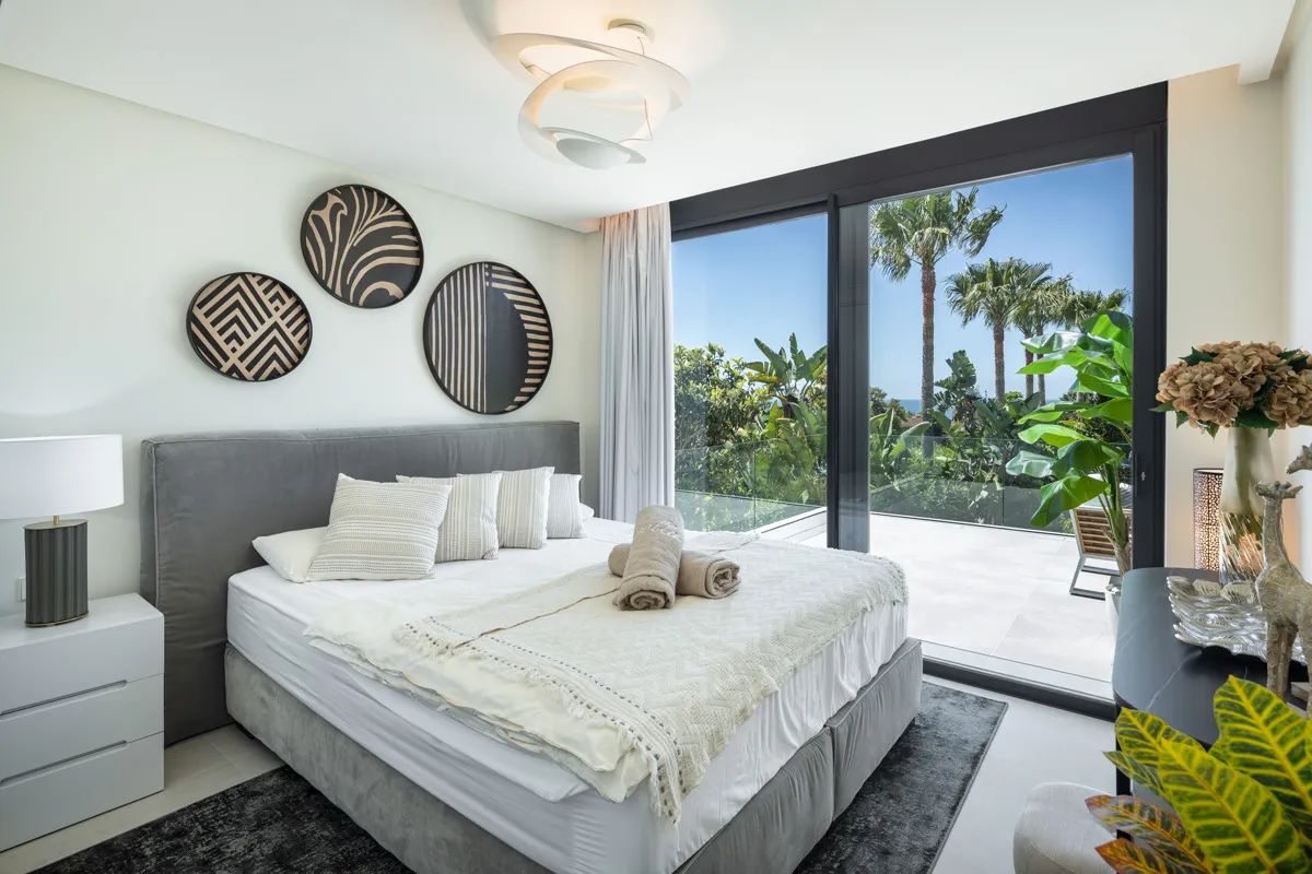 Exclusieve Award-winnende villa in Marbesa: luxe wonen op slechts stappen van het strand! foto 18