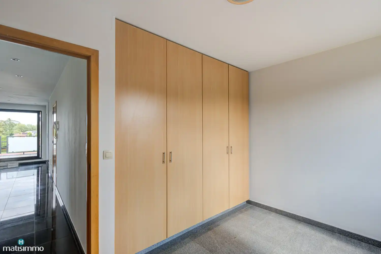 DUPLEXAPPARTEMENT MET 2 SLAAPKAMERS, 2 TERRASSEN EN GARAGEBOX AAN HET CENTRUM VAN BILZEN foto 9