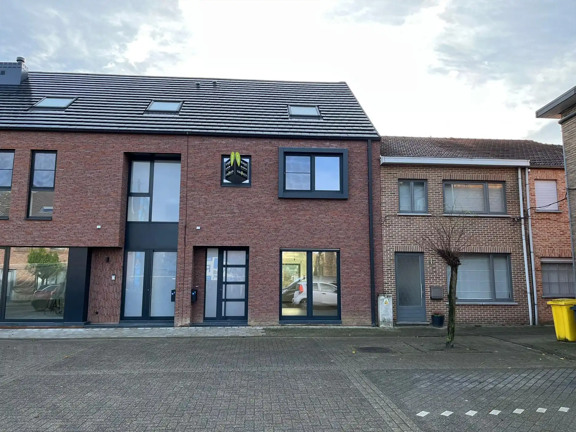 Energiezuinige nieuwbouwwoning met 2 slpks en dubbele garage op de markt in Olmen! foto {{pictureIndex}}