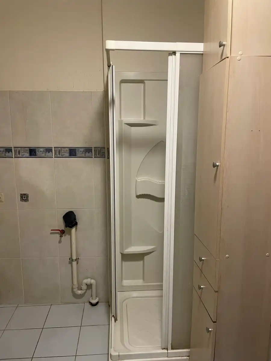 Leemans Immobiliën biedt u deze aangename gelijkvloerse studio aan, gelegen in het hart van het bruisende centrum van Asse. foto 9