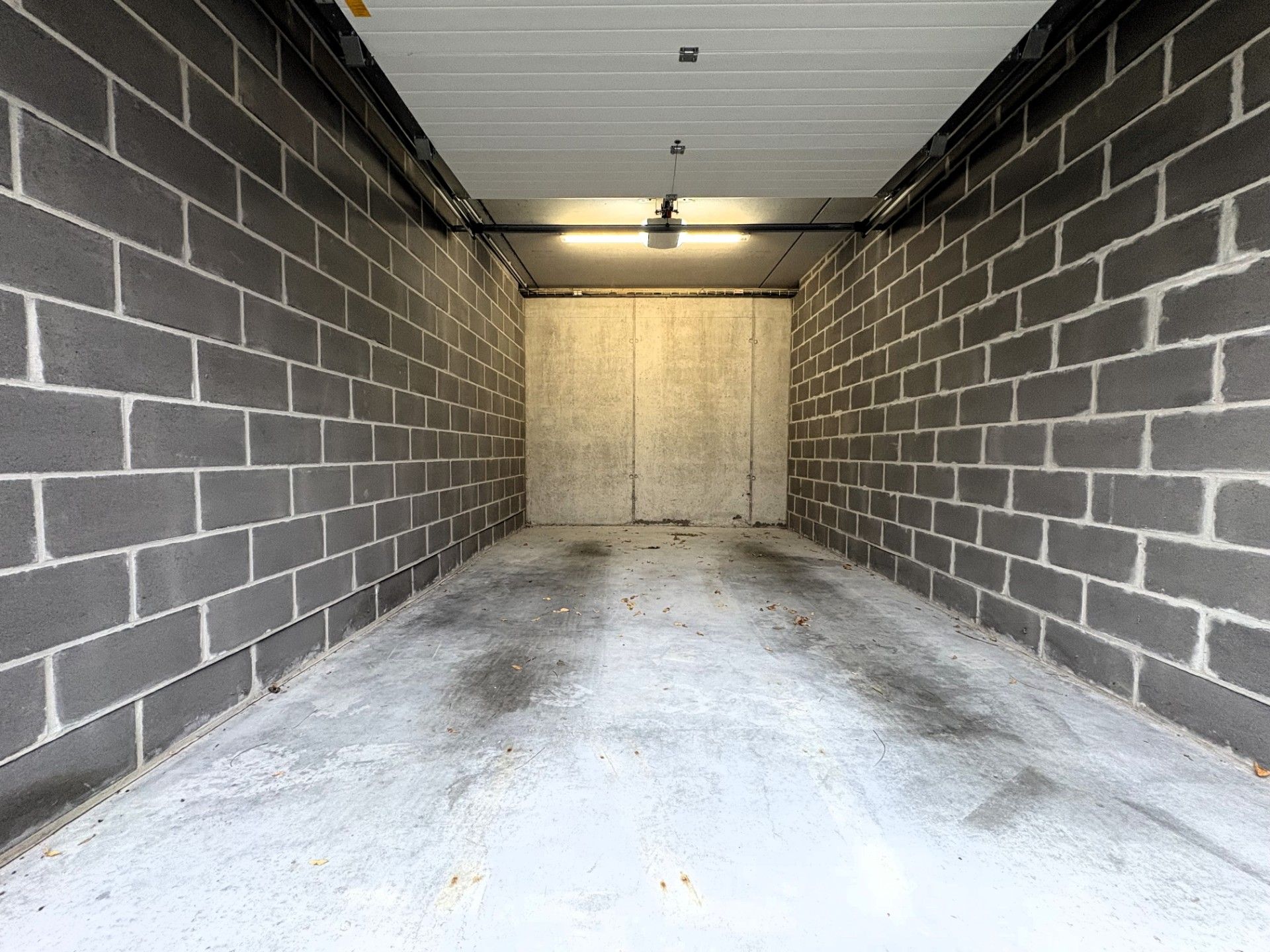 Garage te huur in centrum Waregem foto 2