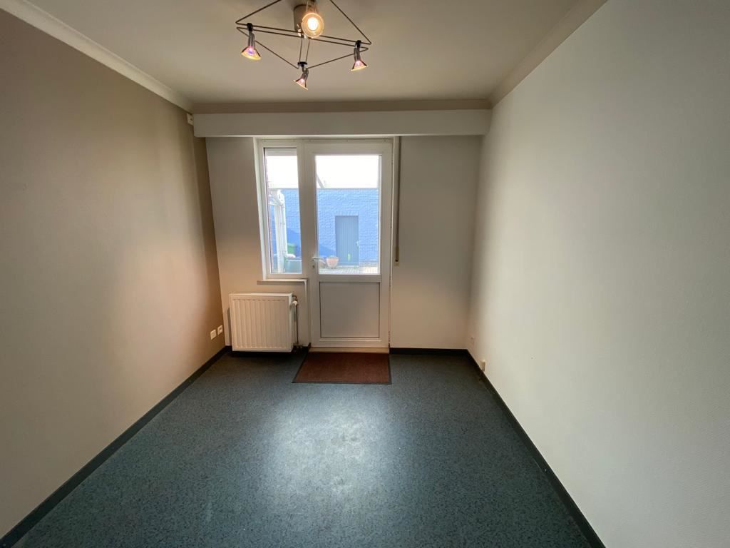 Leuk gelegen 2-slaapkamerappartement foto 9