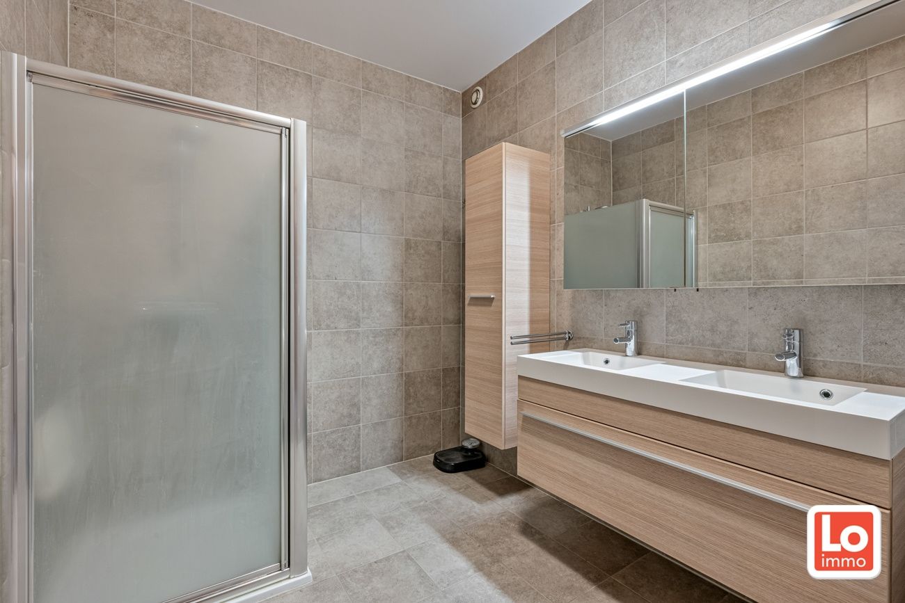 Ruim instap klaar appartement met ondergrondse autostaanplaats op een toplocatie vlakbij het centrum van Lokeren! foto 14