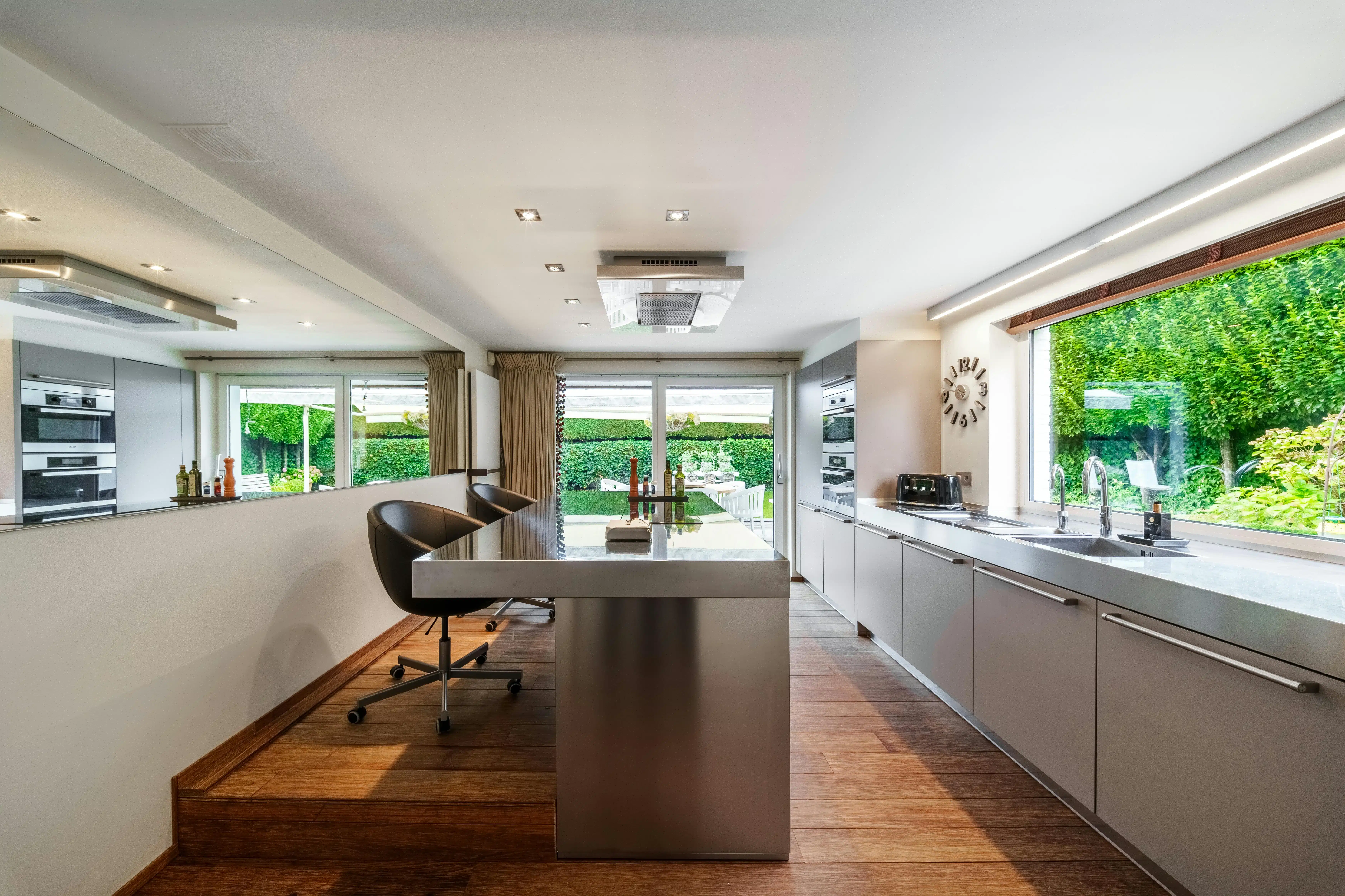 Villa met zwembad te koop in villawijk 't Motje in Roeselare foto 13