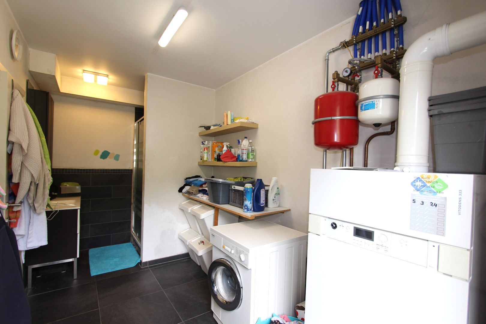 RECENTE WONING MET 5 SLAAPKAMERS EN GROTE TUIN foto 14