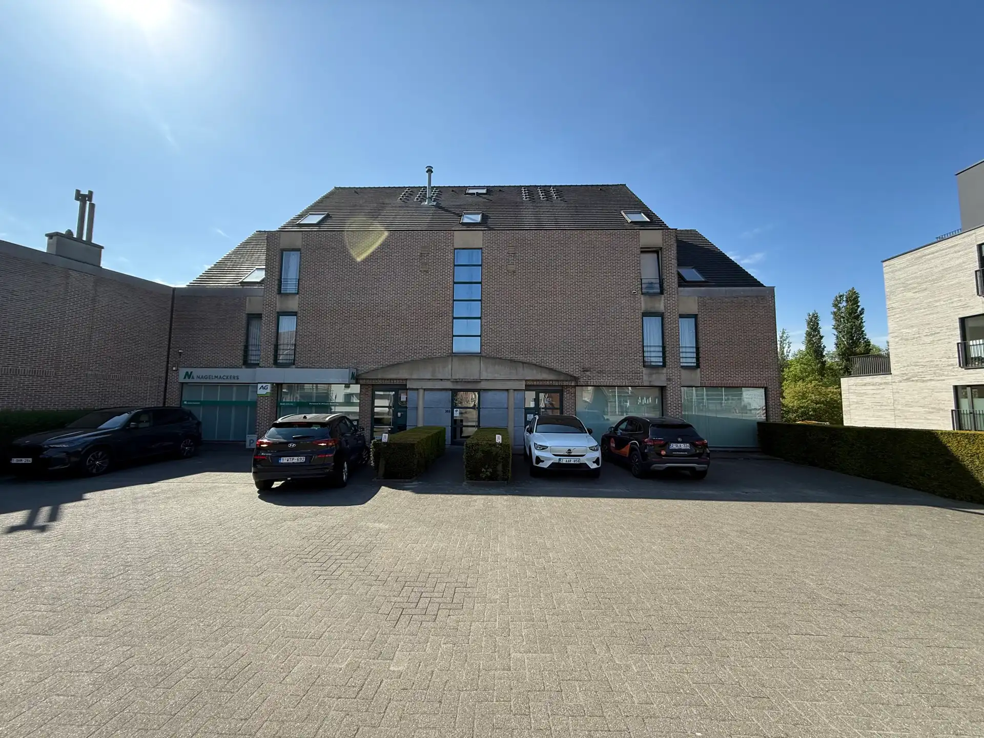 AALST - Moduleerbaar handelspand/kantoorruimte op toplocatie. foto {{pictureIndex}}