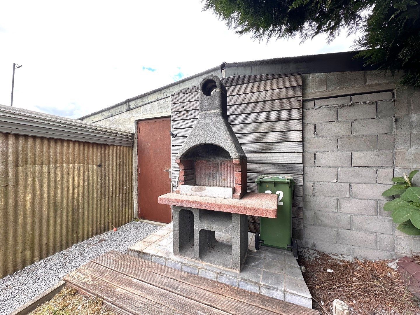 Volledig gerenoveerde woning met garage en tuin in hartje Tongeren! foto 23