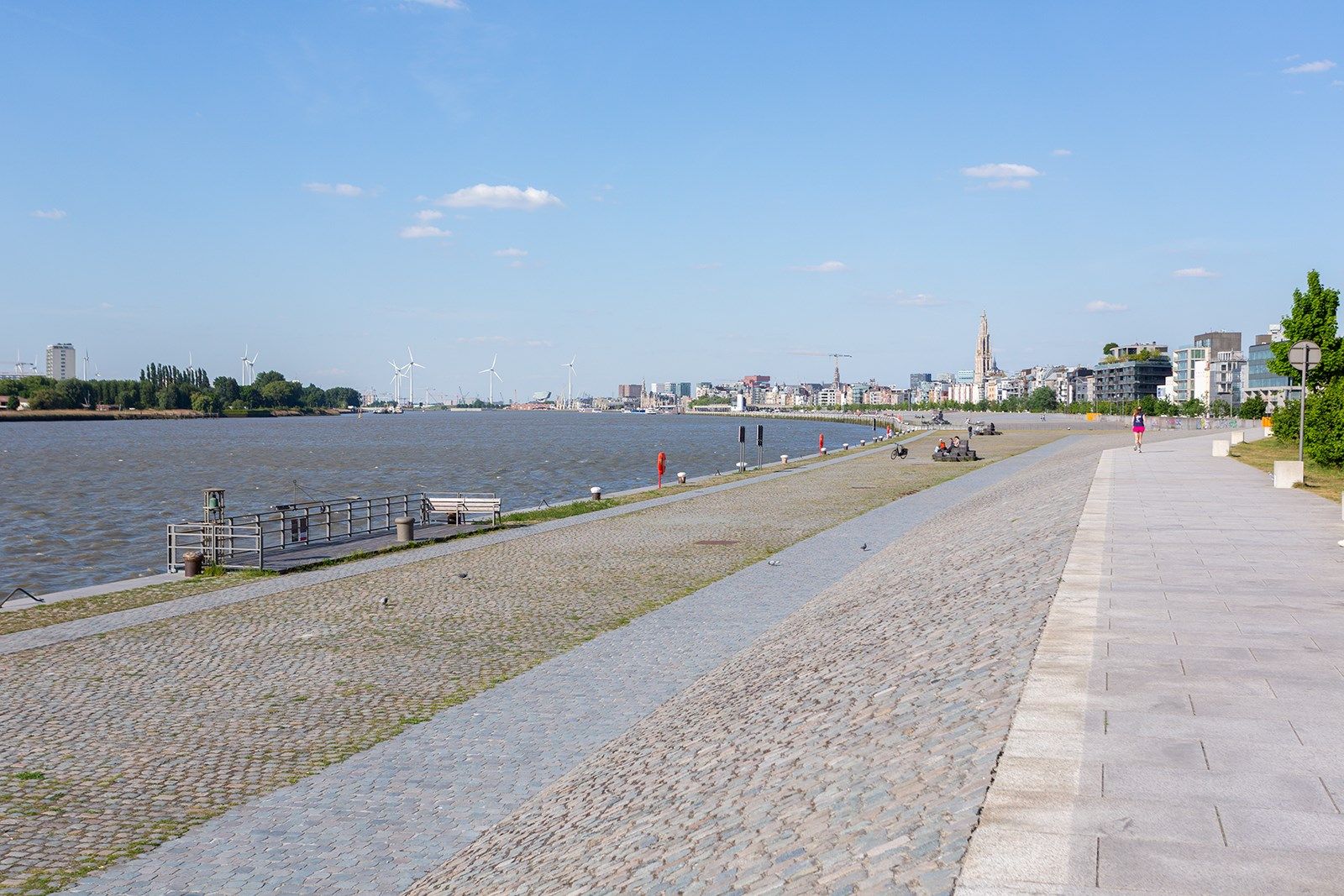 Zicht over de Stad, het park en de Schelde. foto 25