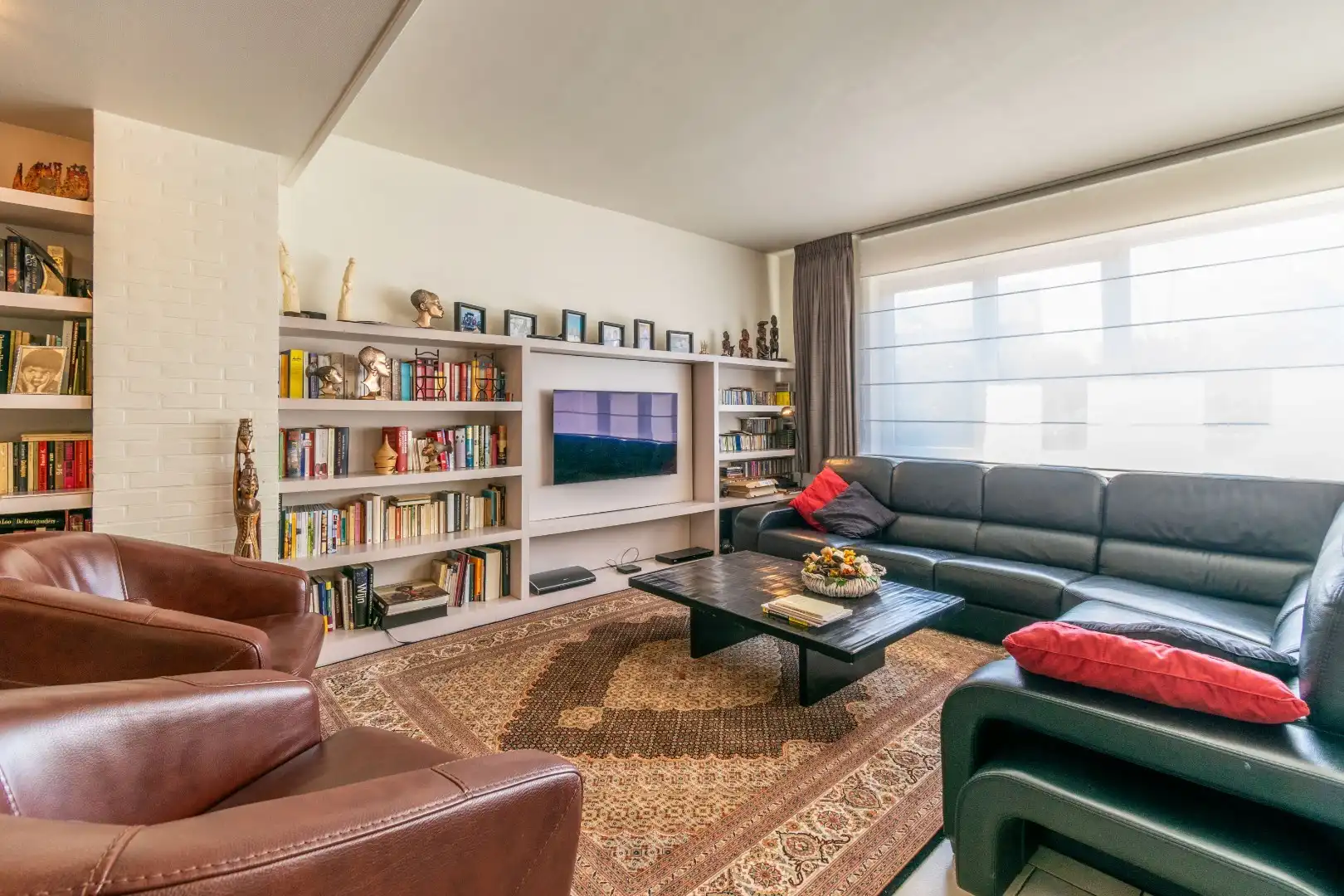 RUIME, INSTAPKLARE DRIEGEVEL BEL-ETAGE WONING ! foto 9