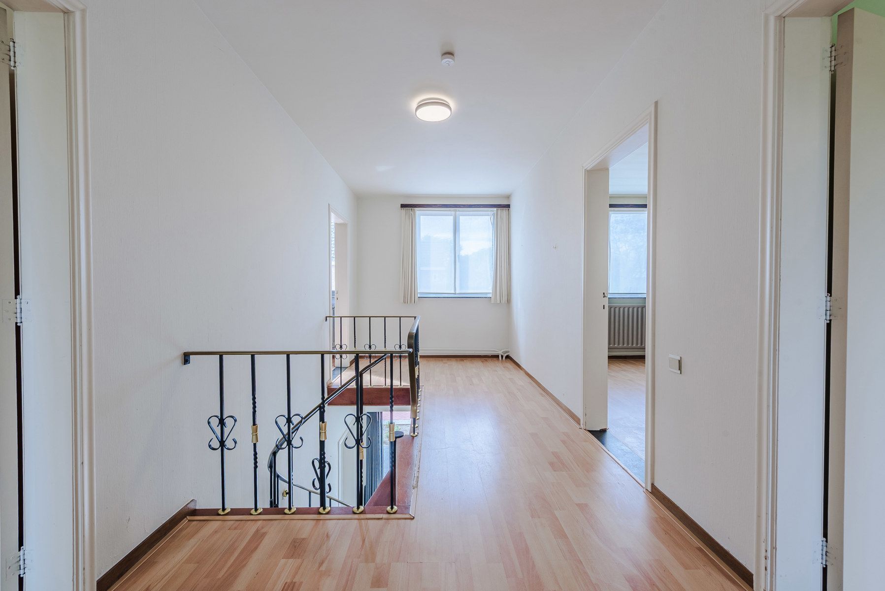 Ruime gezinswoning met 4 slpk, tuin en praktijkruimte  foto 16