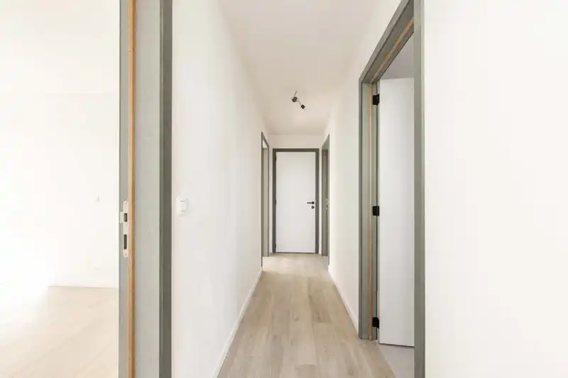 Prachtige nieuwbouwwoning met 3 slaapkamers TE KOOP in Sint-Eloois-Vijve! 🏡✨ foto 12