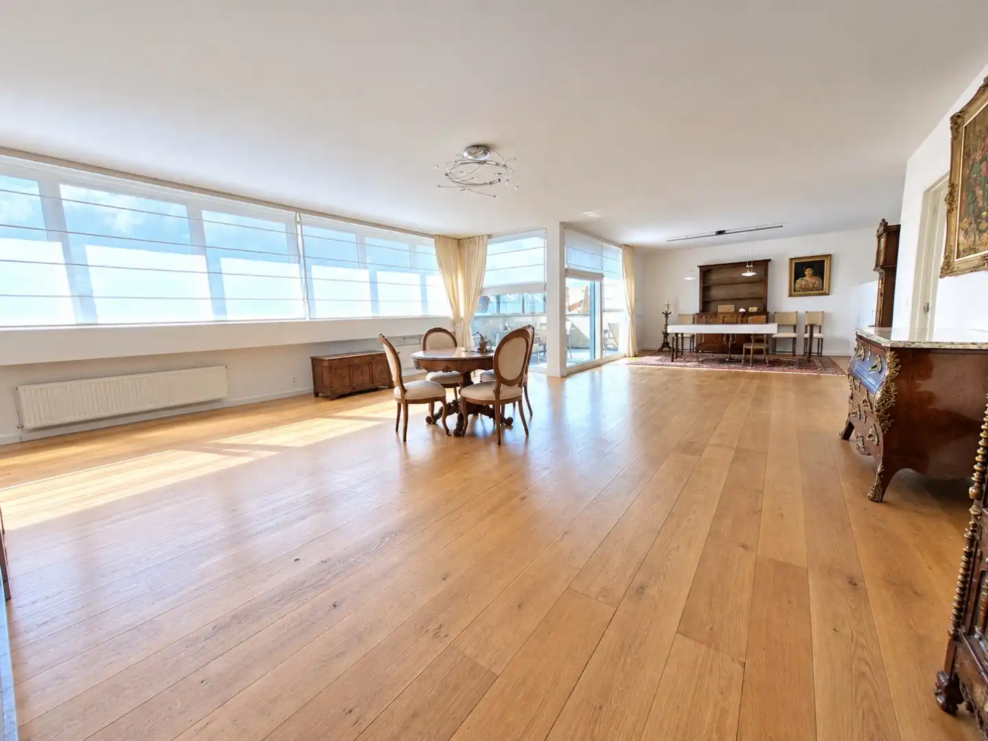 Recent en ruim appartement  foto 6