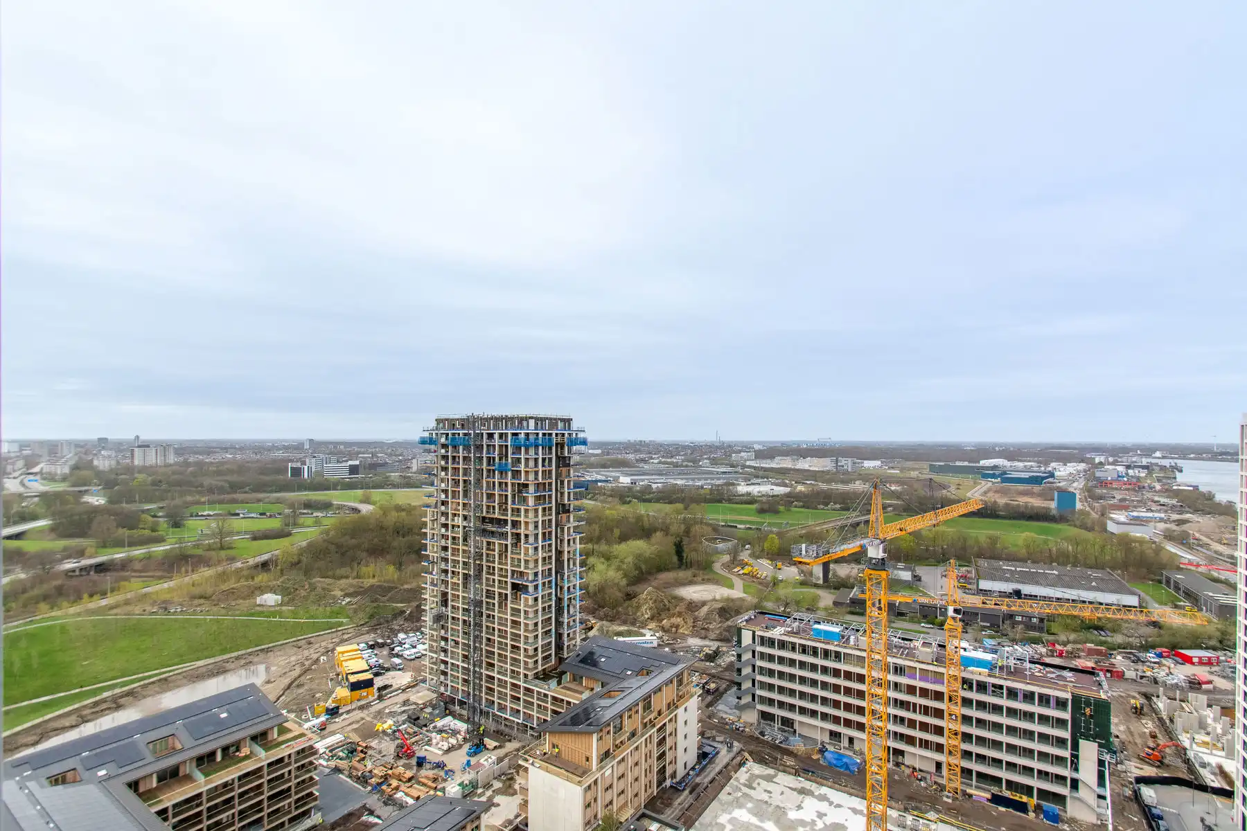 Prachtig 2-kamer app. met prachtig zicht over park en stad foto 14