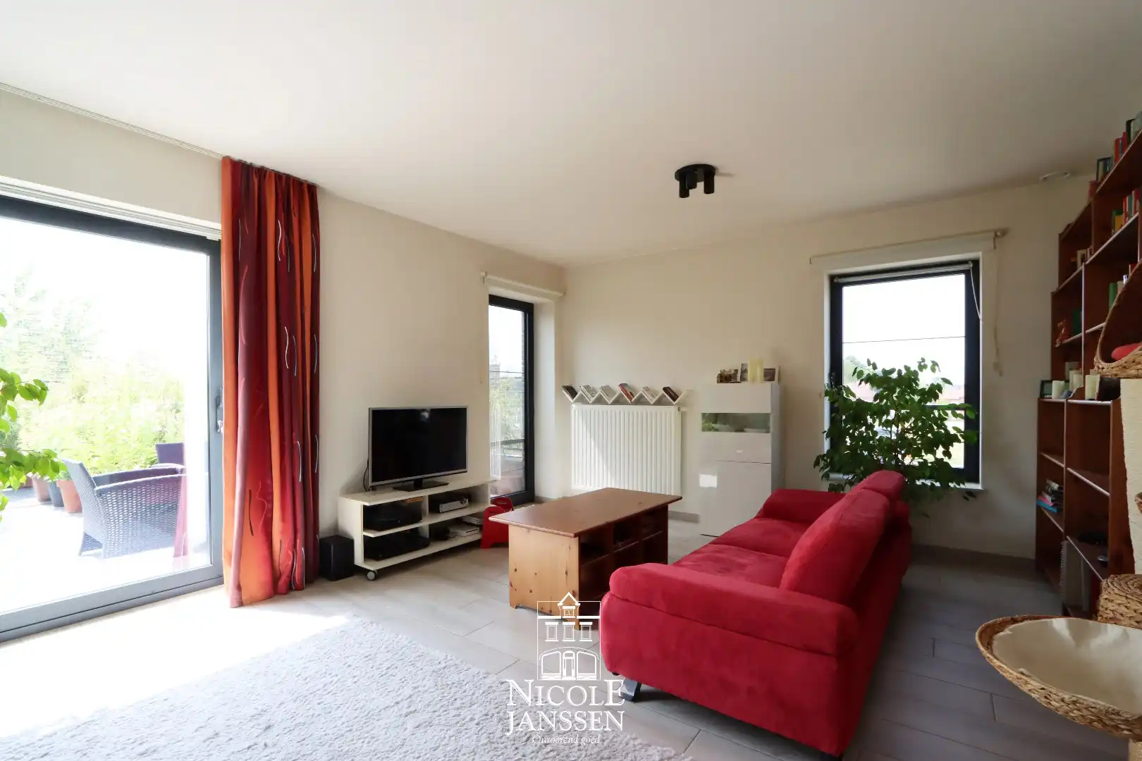 Ruim ingedeeld penthouse met drie slaapkamers en ruim terras in het centrum  foto 4