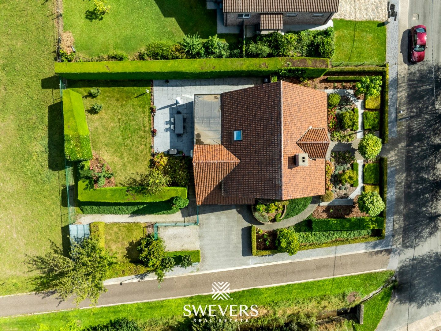 Residentieel gelegen en gerenoveerde landelijke woning van 300m² met grote veranda foto 44