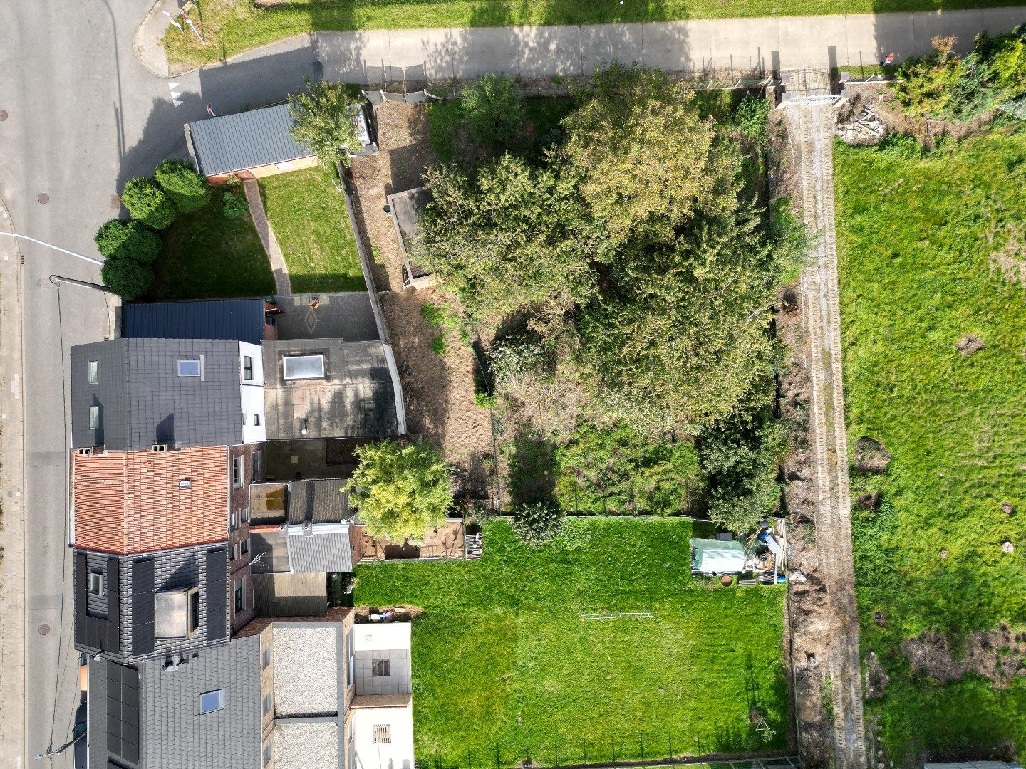 Gezellige rijwoning met grote tuin en boomgaard op stadsrand foto 20