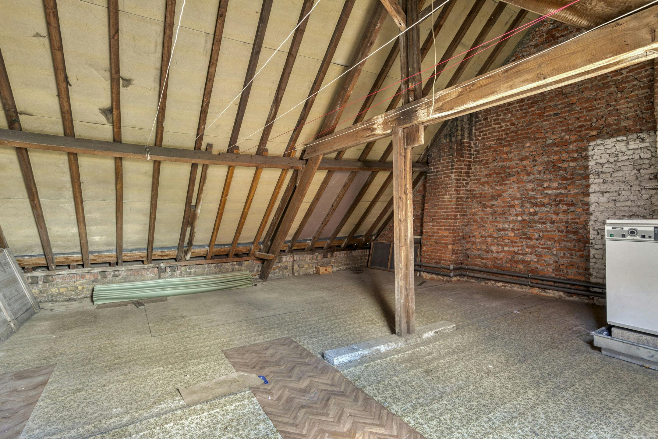 Huis met handelsruimte te koop in centrum Roeselare foto 11