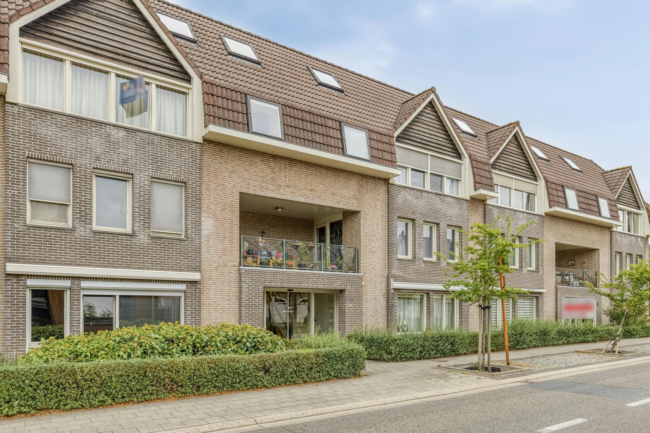 Gelijkvloers appartement met garagebox te koop in Meerle! foto 2