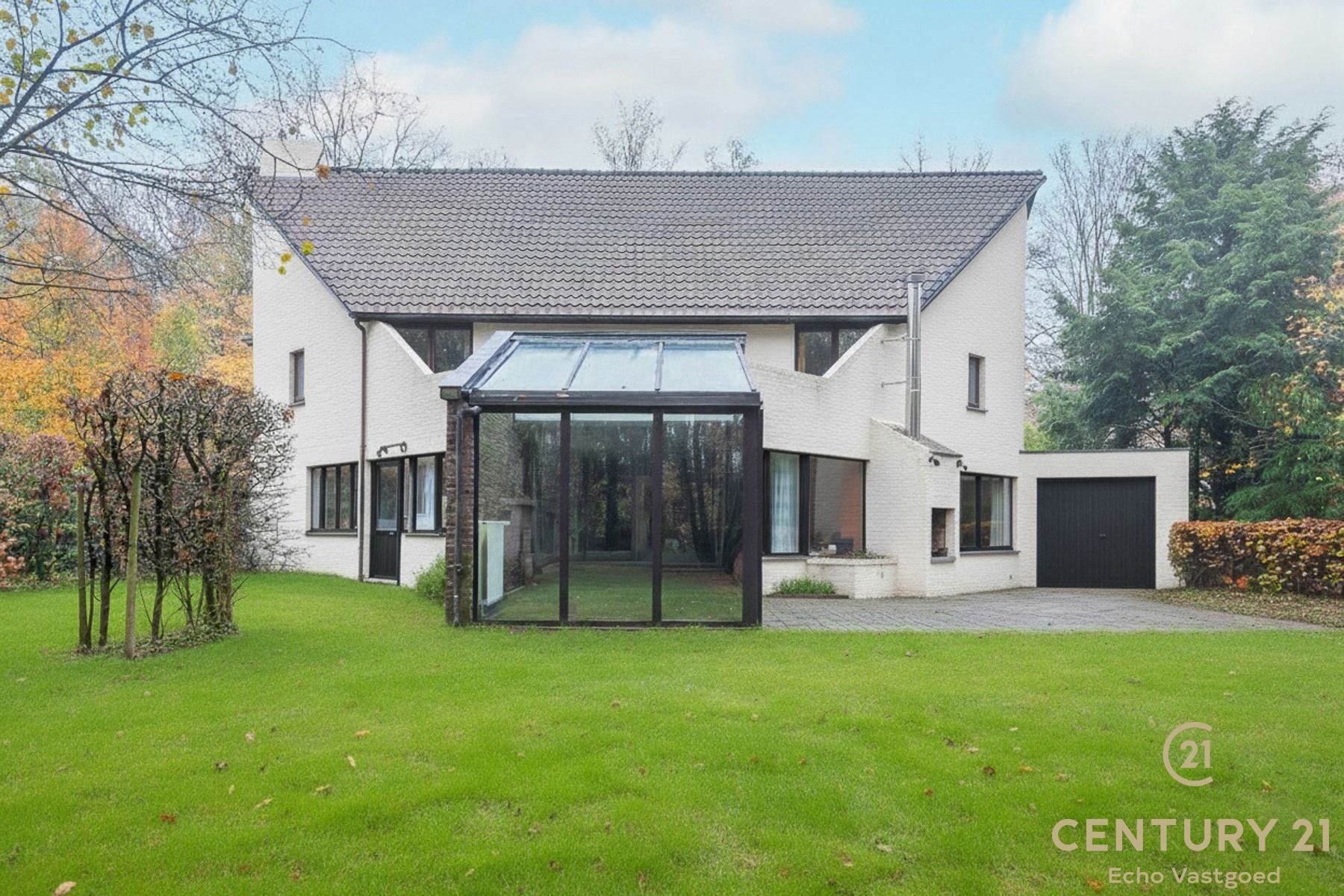 Ruime, unieke villa op royaal perceel in villawijk De Lint. foto 13