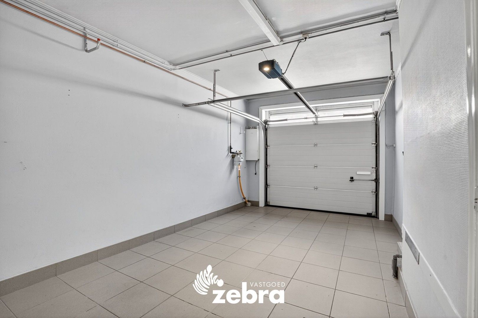 Ruime woning met 3 slaapkamers en garage nabij centrum Meulebeke! foto 11