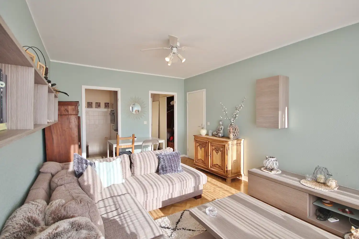 Rustig gelegen appartement in centrum Sint-Truiden foto 2