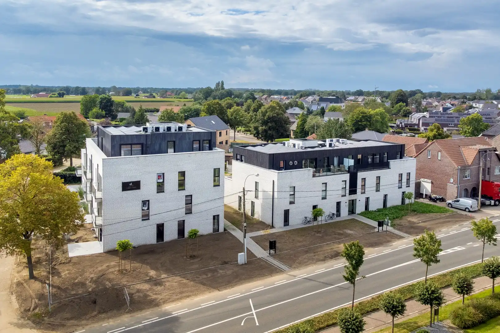 Te huur - Recent en energiezuinig 2-slaapkamerappartement met ondergrondse autostandplaats foto 2