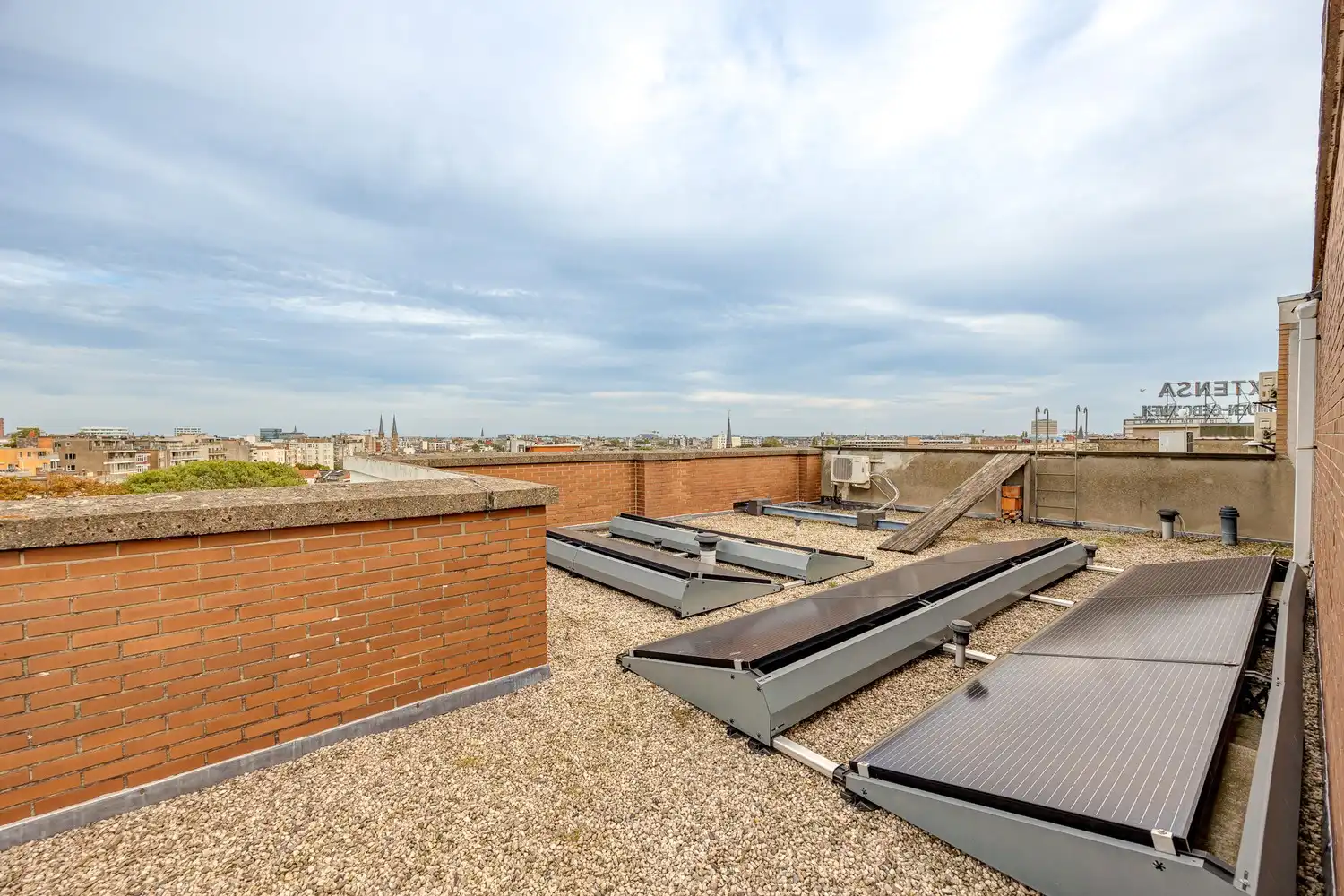 Fantastische energiezuinige penthouse (EPC B!) aan de Nationale Bank met 2 slaapkamers en 2 badkamers, zalig terras 20m², ruime kelder en 2 optionele garages foto 37