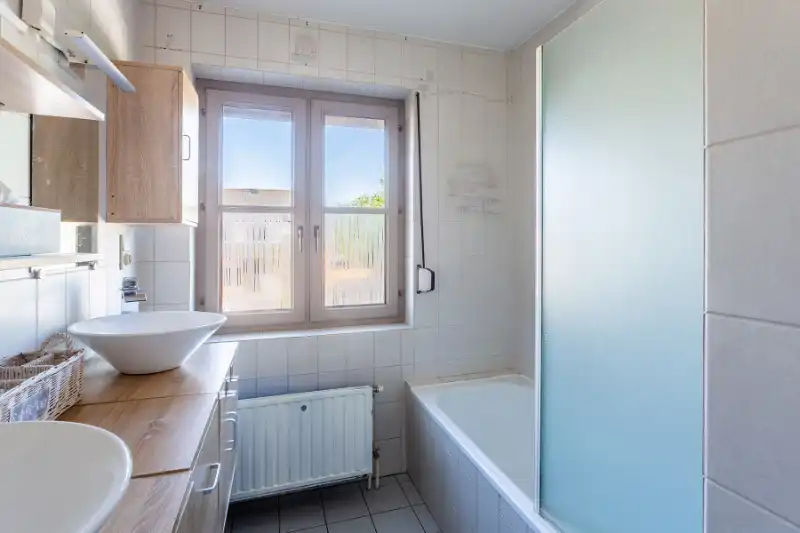 Verrassend ruime woning met zwembad! foto 28