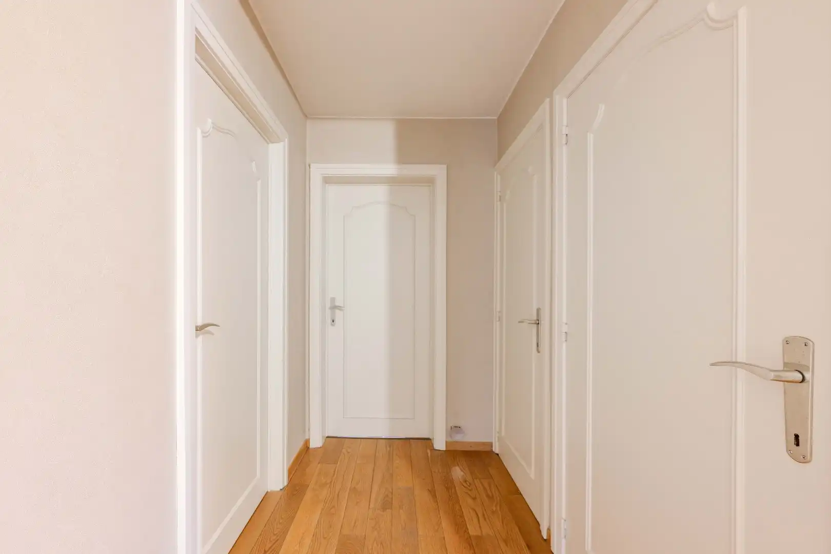 KARAKTERVOLLE ALLEENSTAANDE WONING MET 5 SLAAPKAMERS EN TUIN foto 18