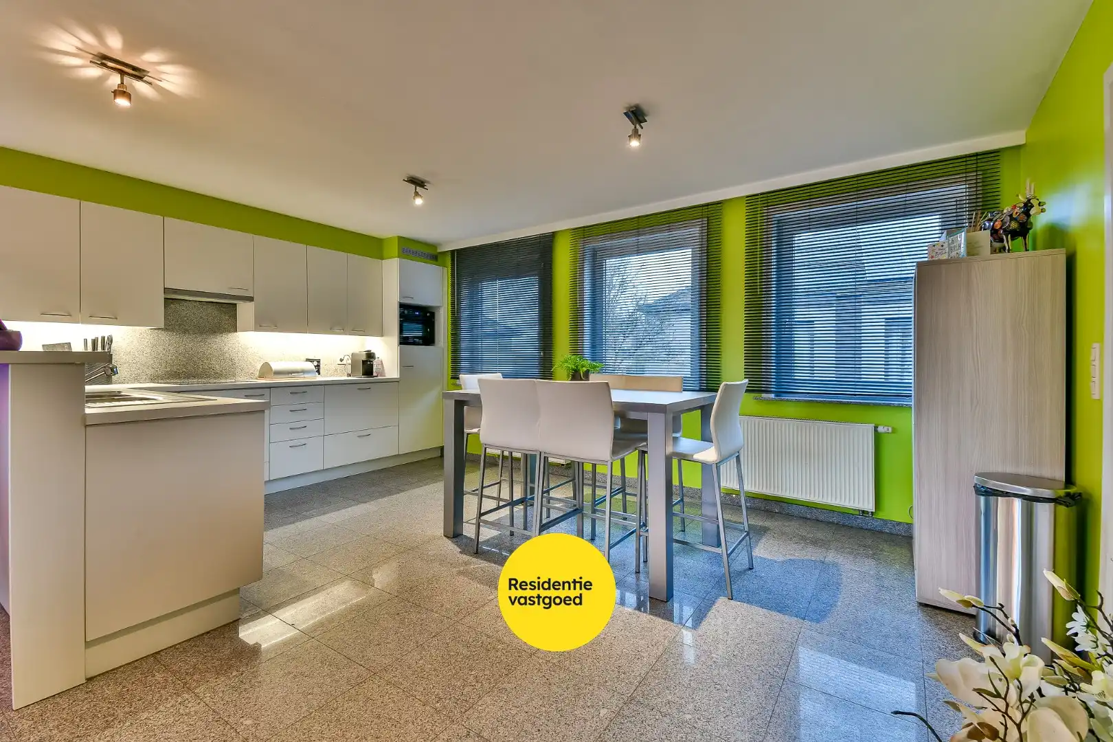 Bel-étagewoning met ruimte tuin te huur in Zandvoorde  foto 5