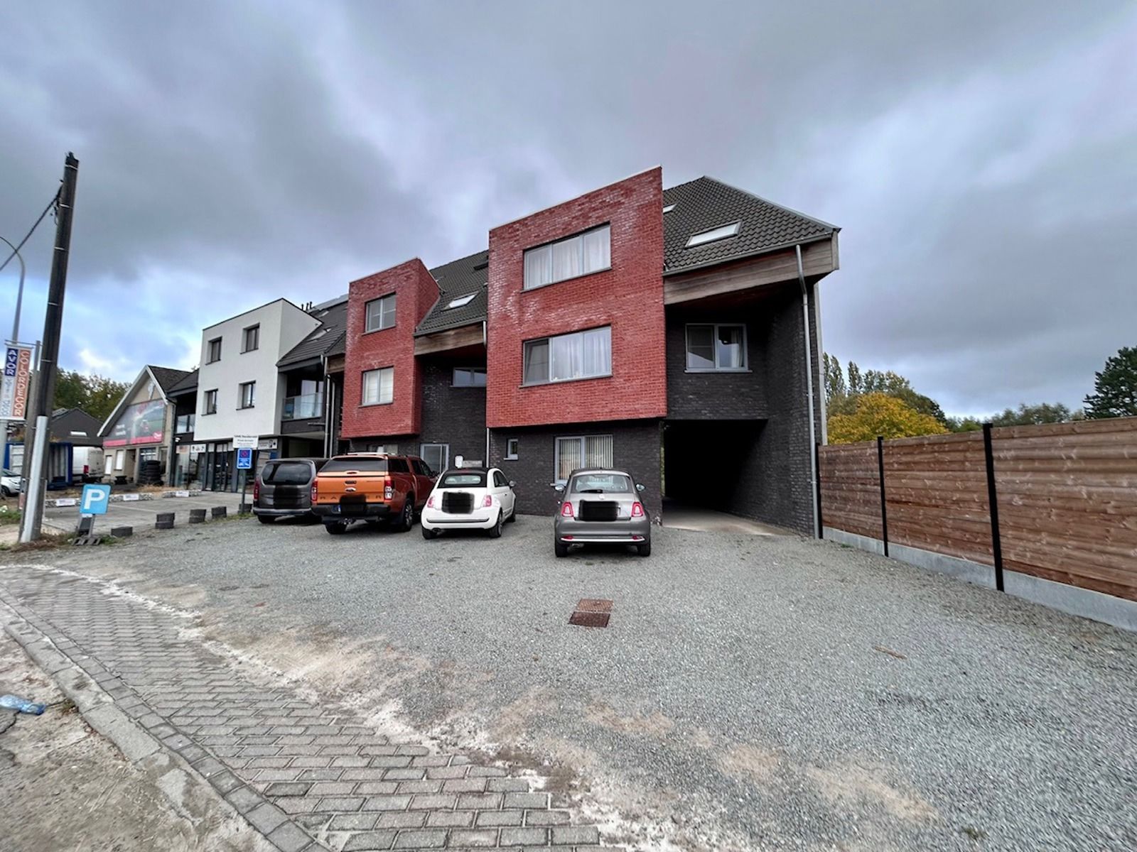 Instapklaar, gelijkvloers appartement met garage foto 29