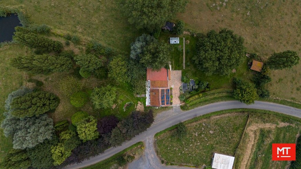 CHARMANTE WONING MET EEN PRACHTIGE TUIN OP EEN LANDELIJKE LOCATIE TE BESELARE foto 4