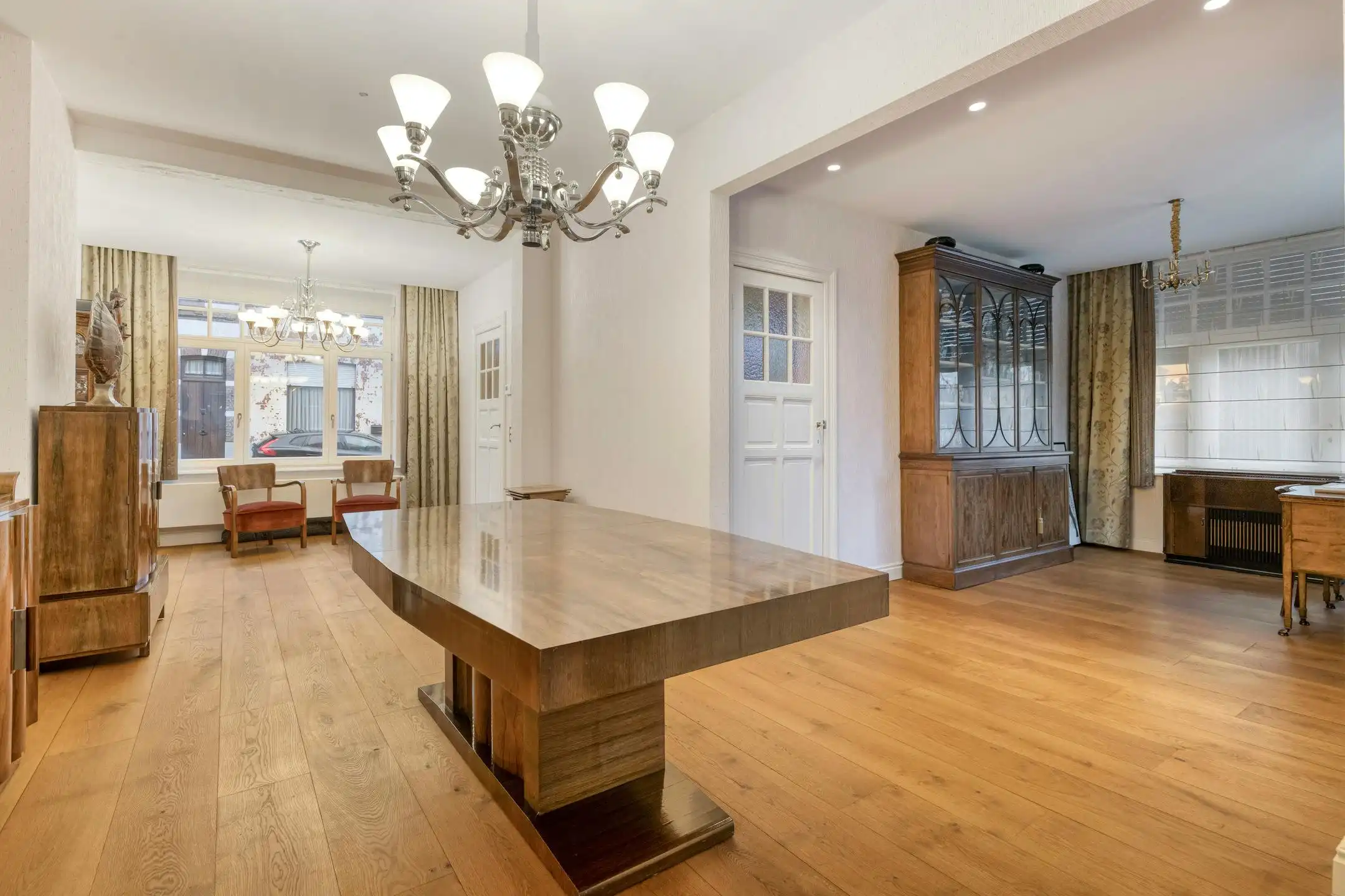 Klassevol huis met 5 slaapkamers, 3 badkamers, garage en ruime tuin te Sint-Kruis (Brugge) foto 5