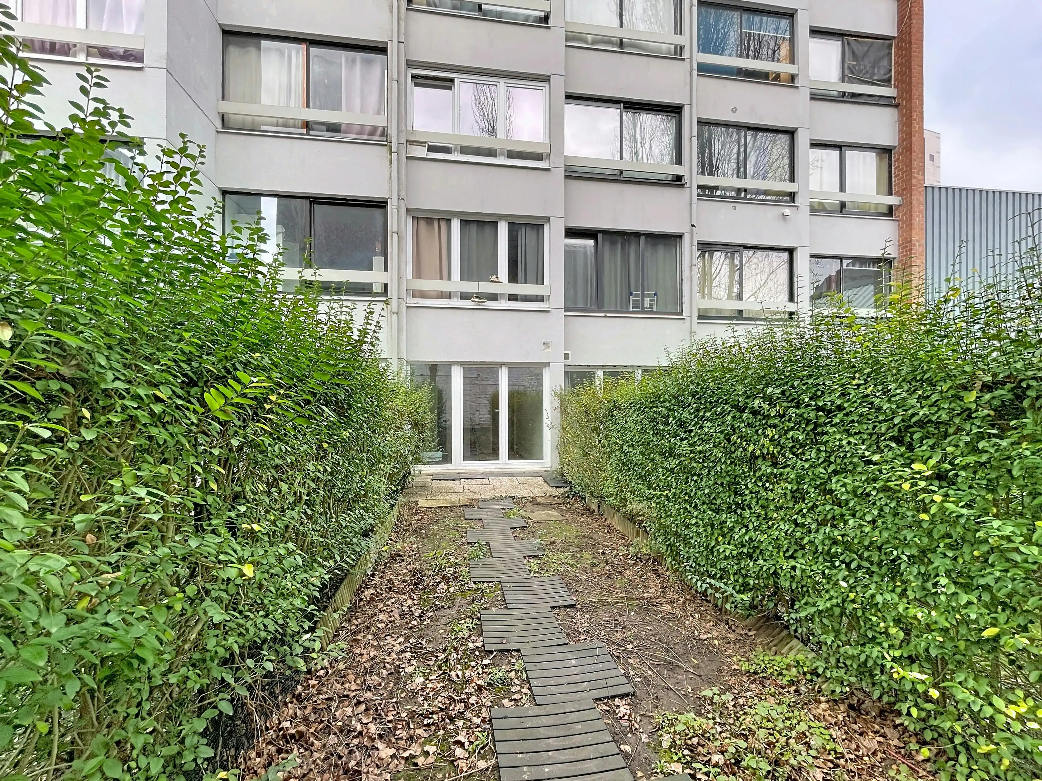 Unieke kans in Sint-Gillis! Centraal gelegen studio (23 m²) foto 6