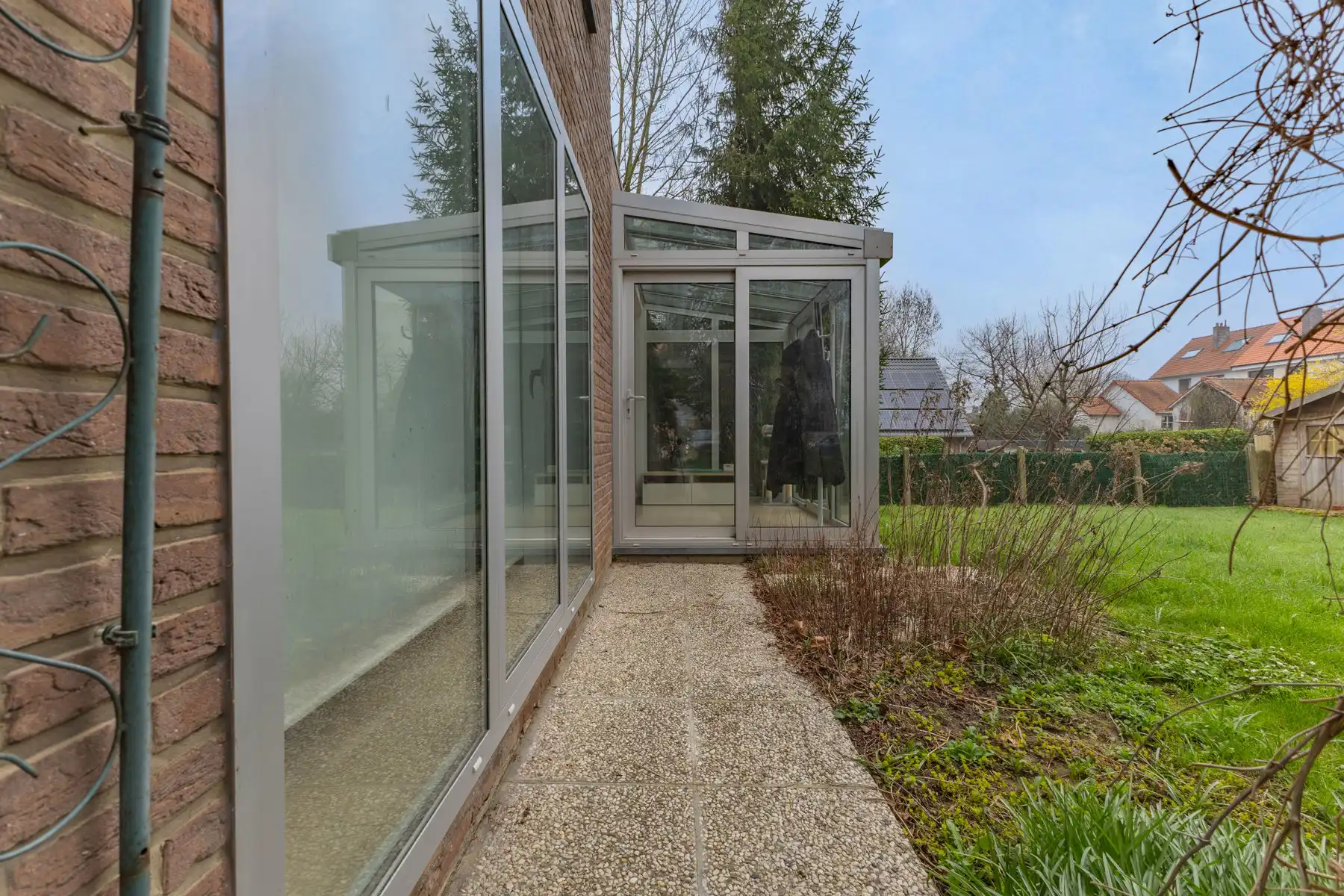 Opbrengsteigendom met 4 wooneenheden en 2 garages foto 26