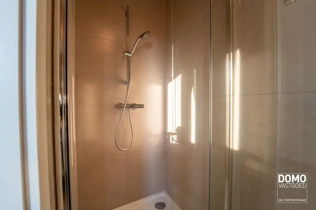 LUXE PENTHOUSE APPARTEMENT MET 2 TERASSEN, LIFT EN ONDERGRONDSE AUTOSTANDPLAATS IN HASSELT. foto 20