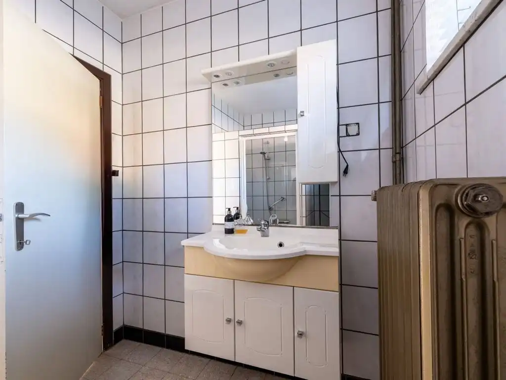 Te renoveren vrijstaande woning met 4 slaapkamers foto 25