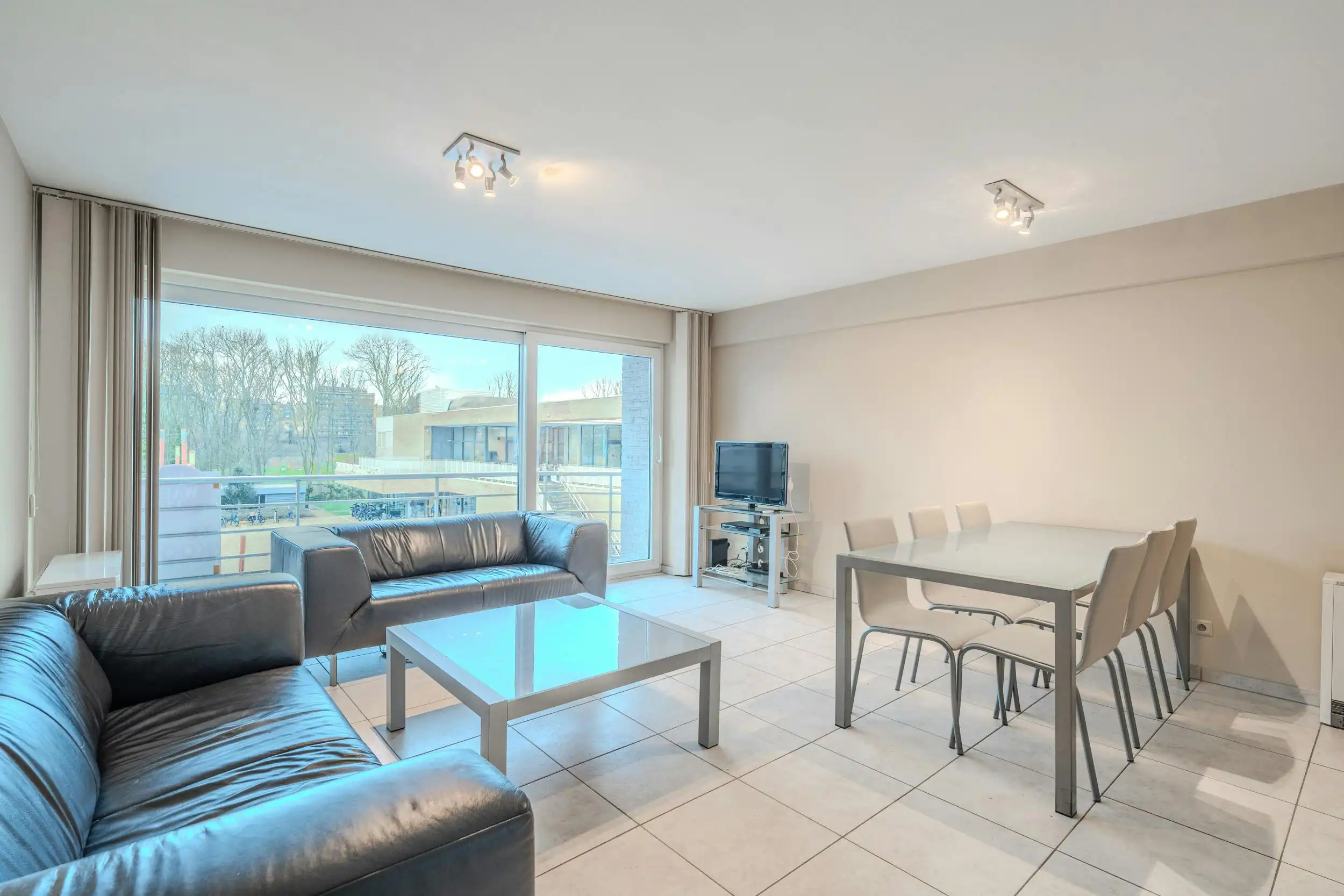 2-slaapkamerappartement op 400m van het strand te Oostende foto 5