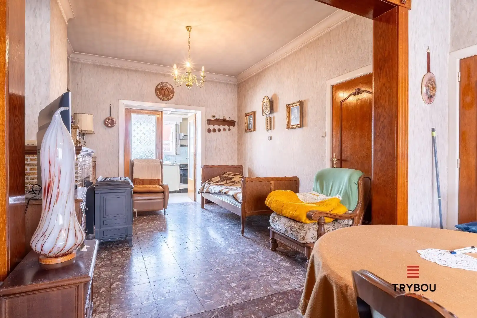 Centraal gelegen, degelijke woning met drie ruime slaapkamers foto 5