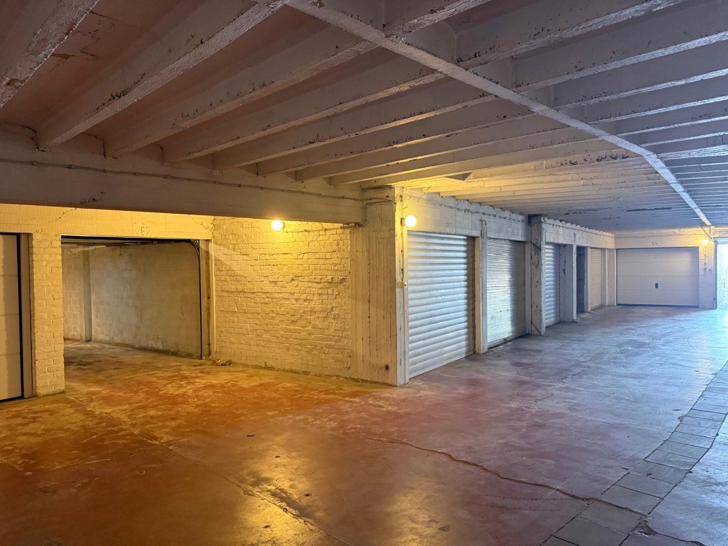 GARAGEBOX VLAKBIJ ZEEDIJK  foto 2