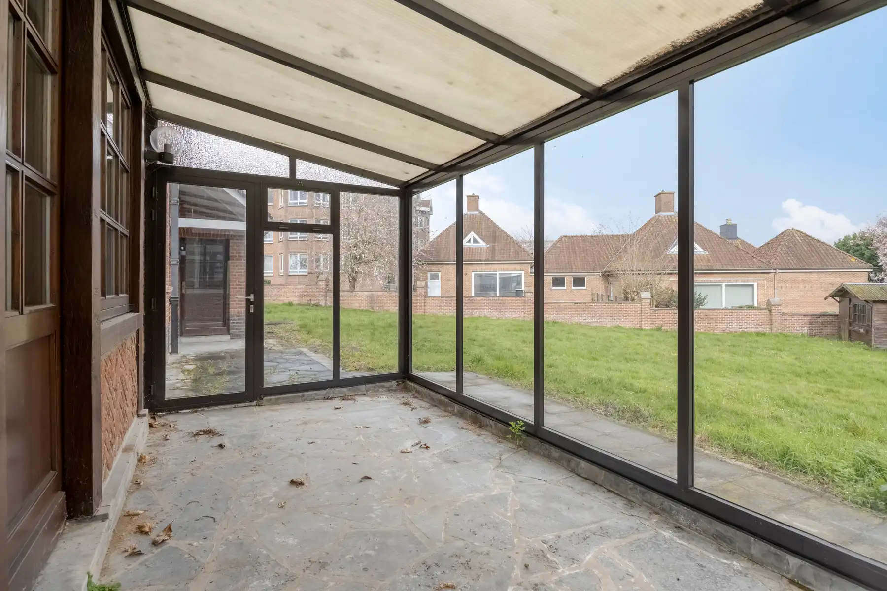 Charmante Villa op ruim perceel foto 12