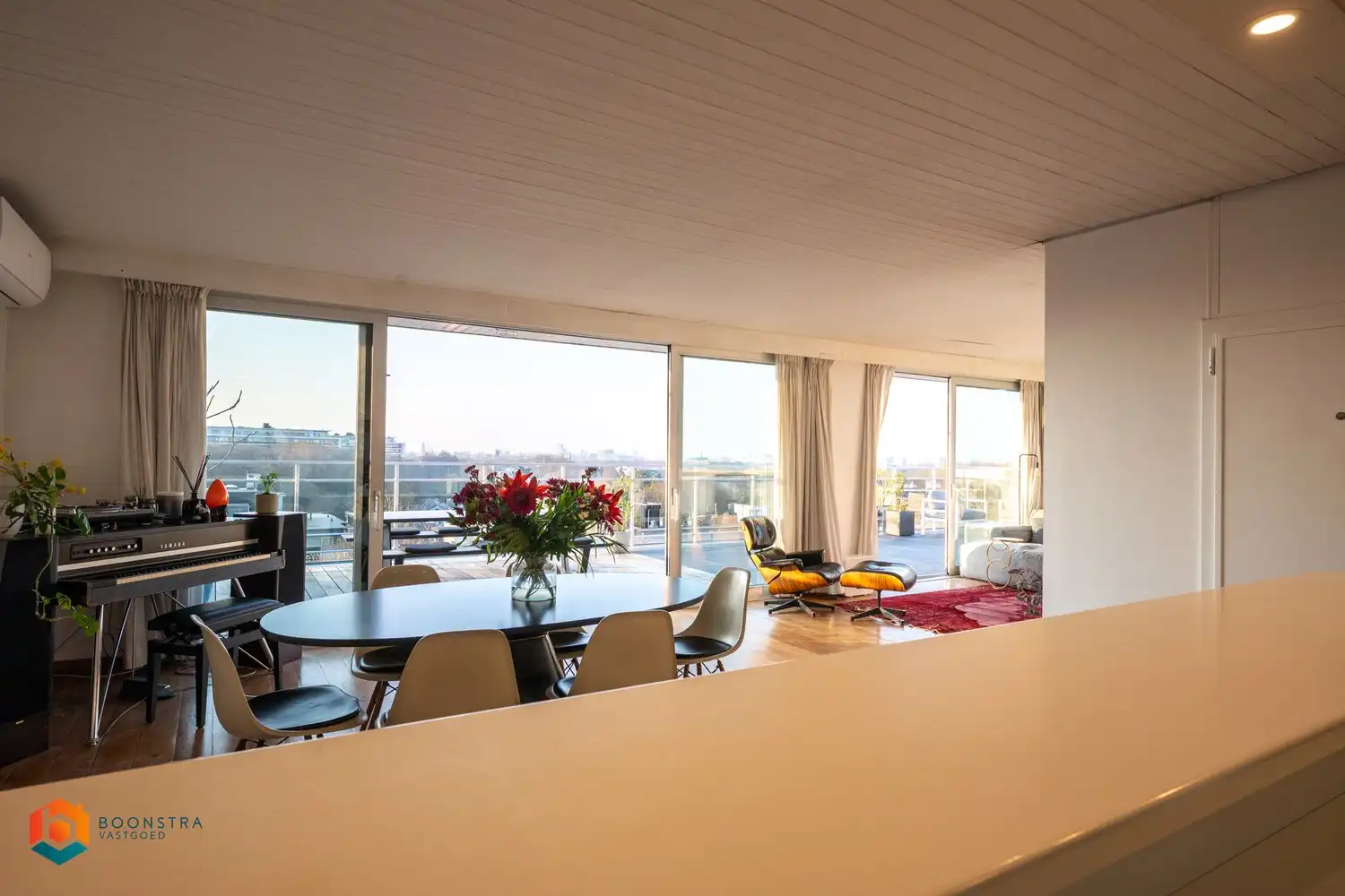 Exclusieve penthouse met 3 slpkrs, zéér riant terras (115 m²) en 2 autostaanplaatsen foto 8