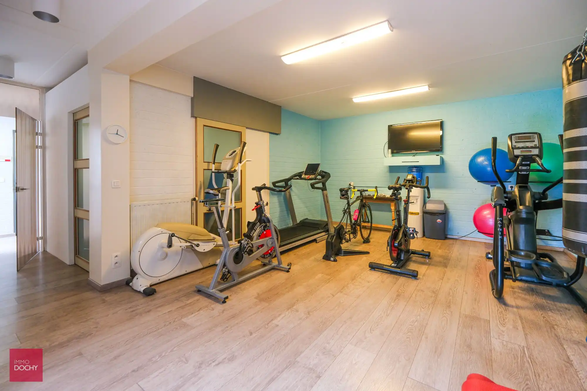 Ruime (groeps)praktijk of kantoor met woning foto 9