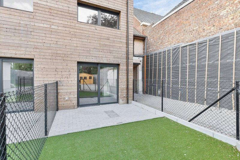 Volledig gerenoveerde woning met 3 slaapkamers, tuin, terras en parkeerplaats TE KOOP in Beveren-Leie! foto 24