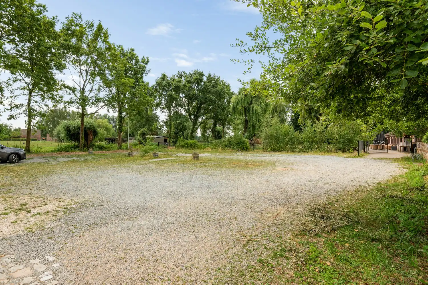 Landbouwgrond met gebouw op toplocatie in Emblem! foto 14