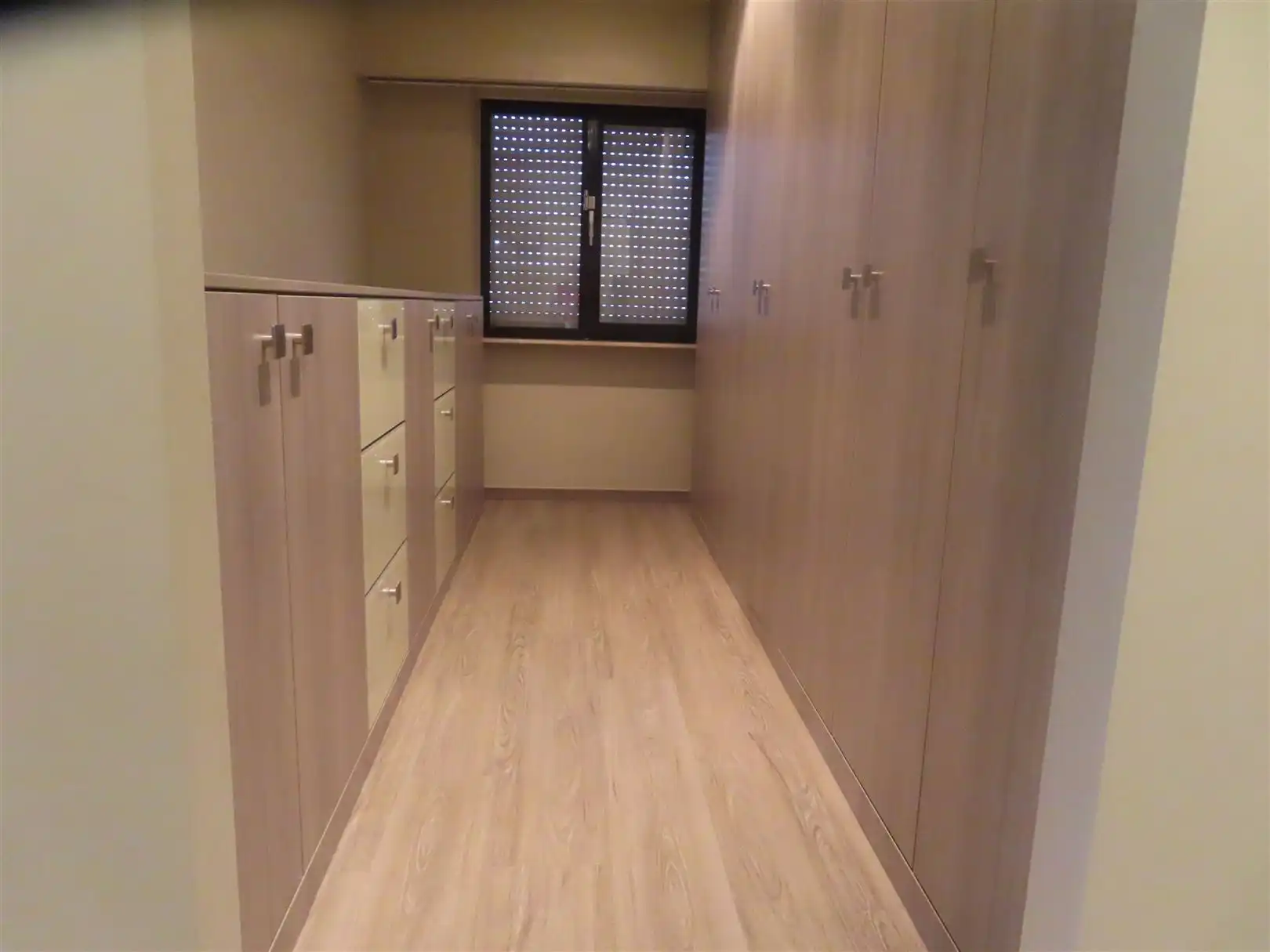 Luxueus gemeubeld 3-slaapkamerappartement met garage foto 10