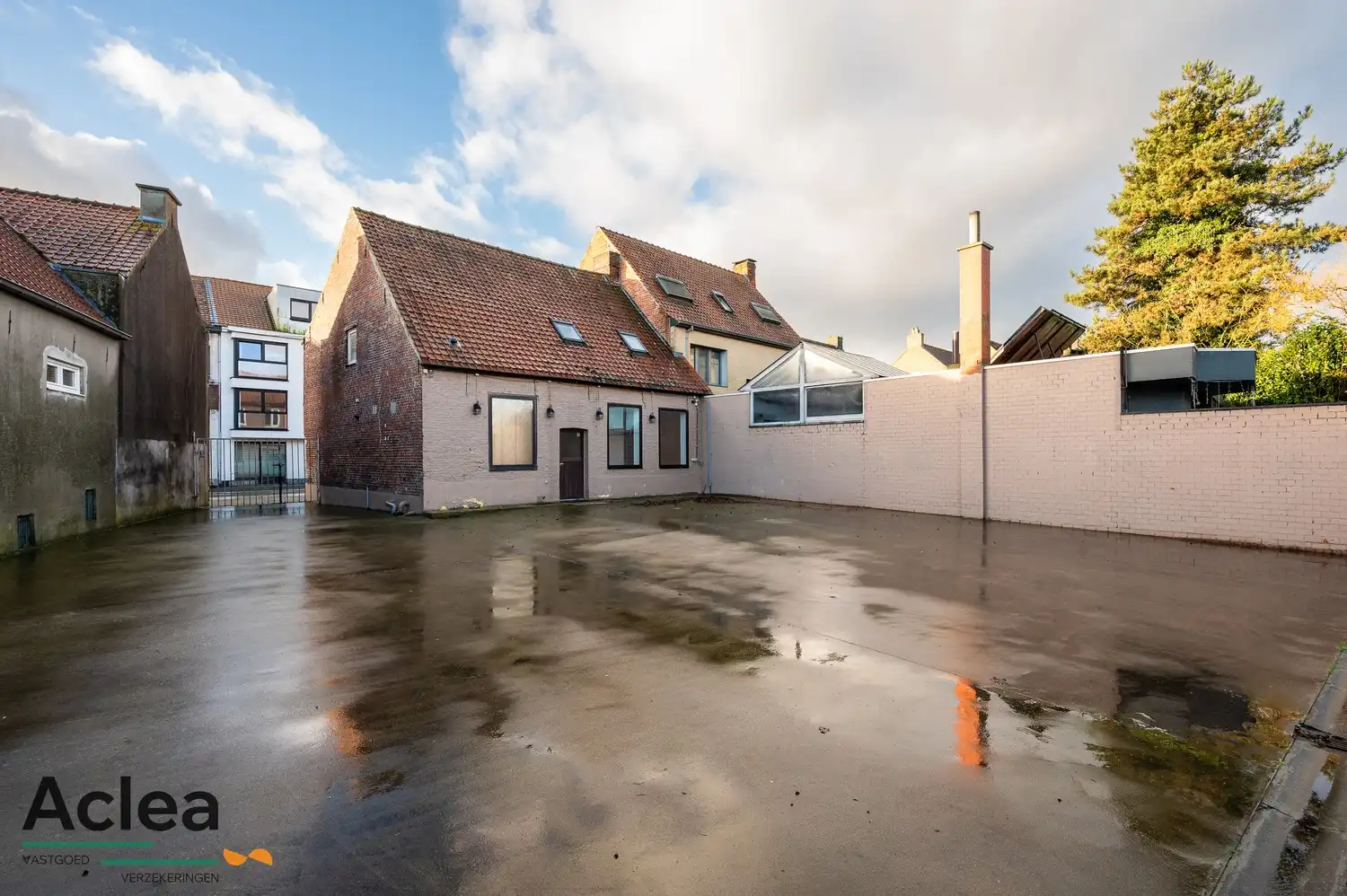 Multifunctionele eigendom bestaande uit café met appartement en feestzaal foto 18