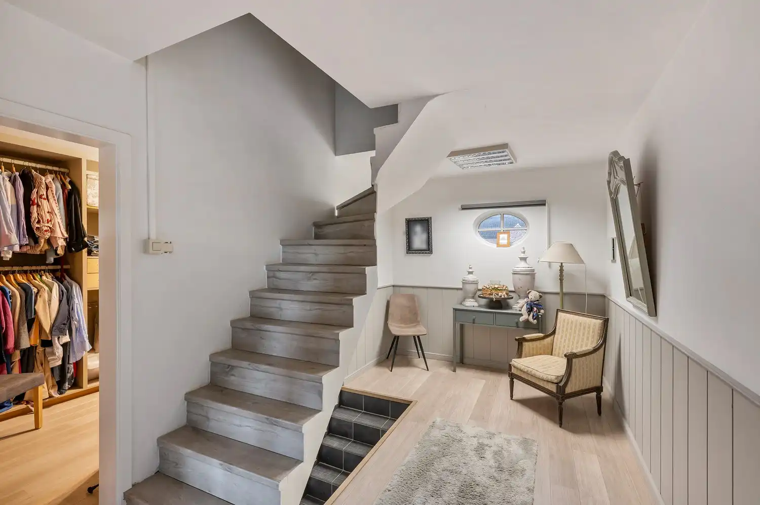 Ruime, instapklare pastorijwoning met bijgebouw op 1 180 m². foto 23