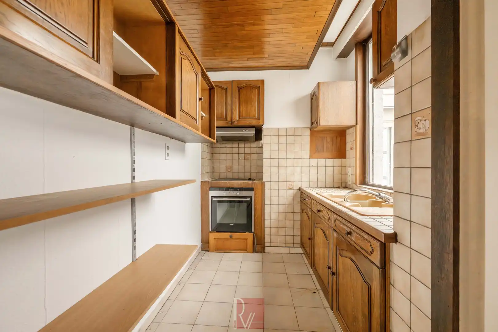 Woning met loods foto 5