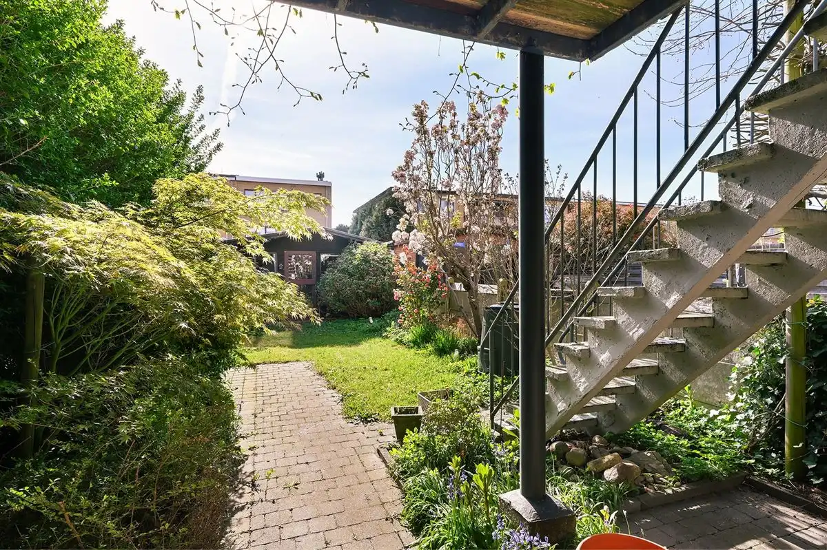 Ruime bel-etage met tuin en zonnig terras in Hoevenen foto 15